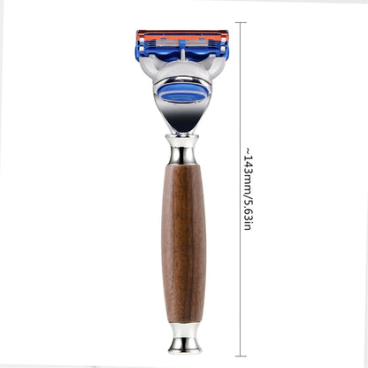 Rasoir élégant en bois et acier du Coffret Rasage Traditionnel Homme pour un rasage de qualité.